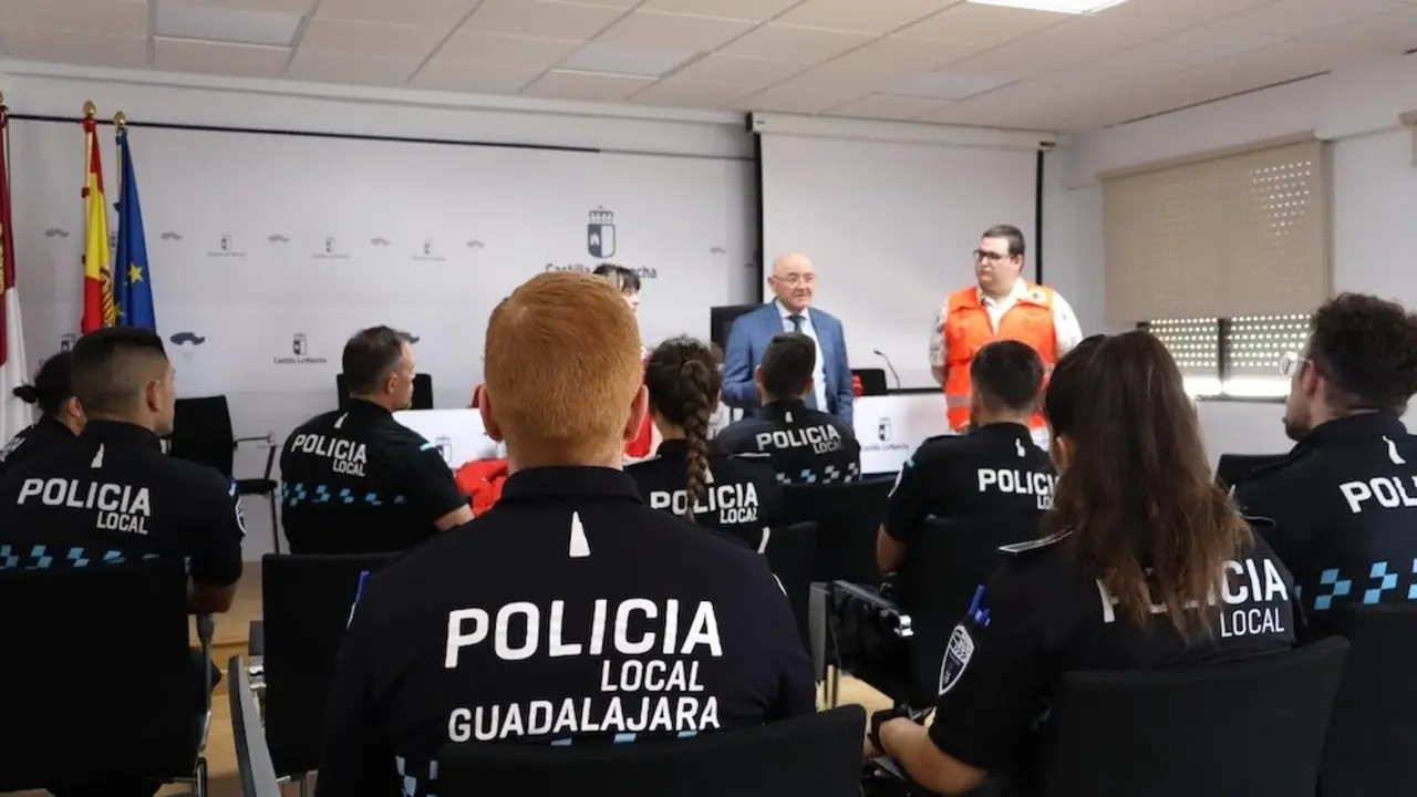 Policías locales se forman en reanimación cardiopulmonar y uso del desfibrilador
