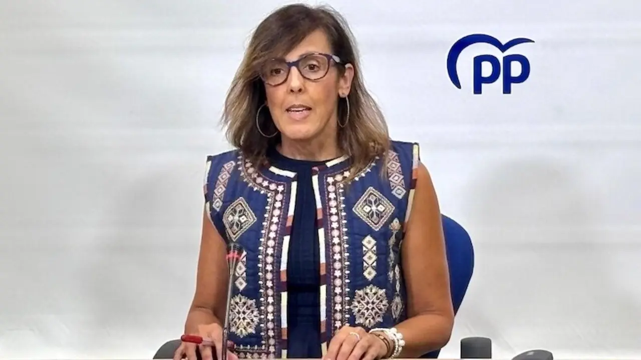 La diputada regional del PP de Castilla-La Mancha, María Gil, en rueda de prensa