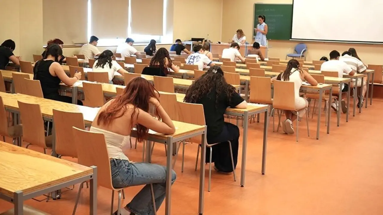 Normalidad y algún despiste en el primer día de la PAU extraordinaria en Castilla-La Mancha, universidad, selectividad,