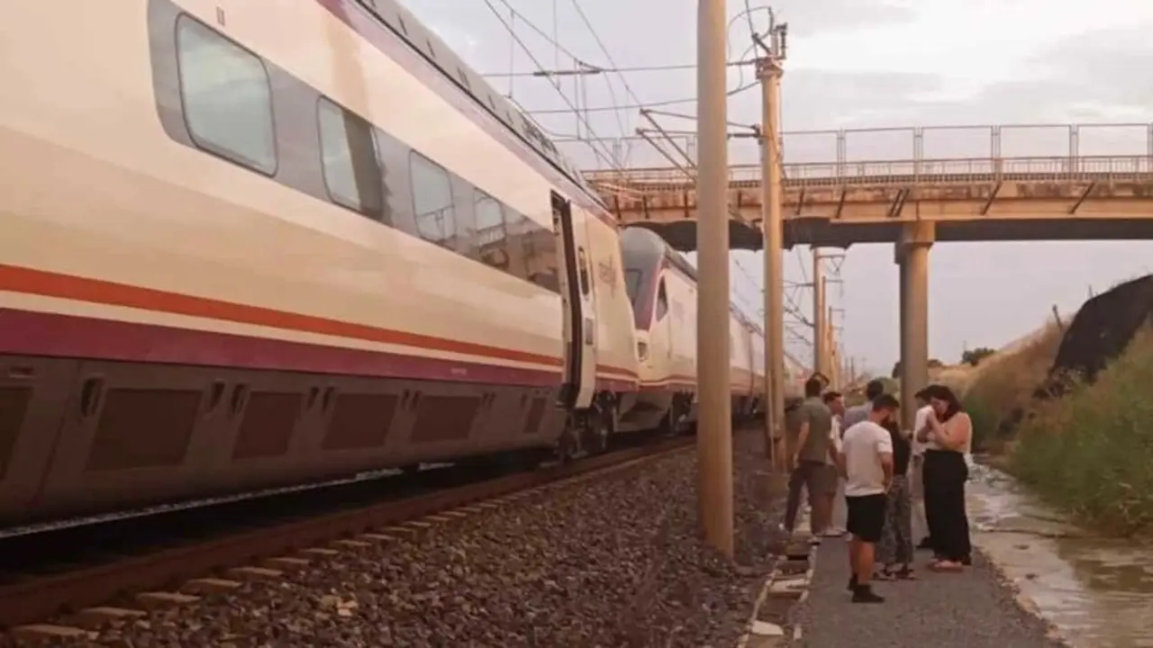 Interrumpida la alta velocidad entre Madrid-Andalucía por falta de tensión en la catenaria en Toledo