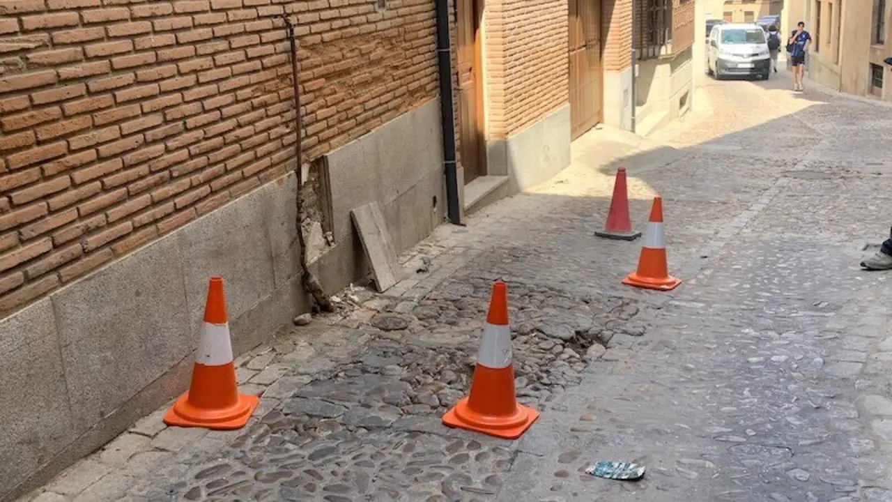 La colisión de un vehículo con una tubería produce una fuga de gas en Toledo - Fotografía: Cadena SER/Claudia Moreno