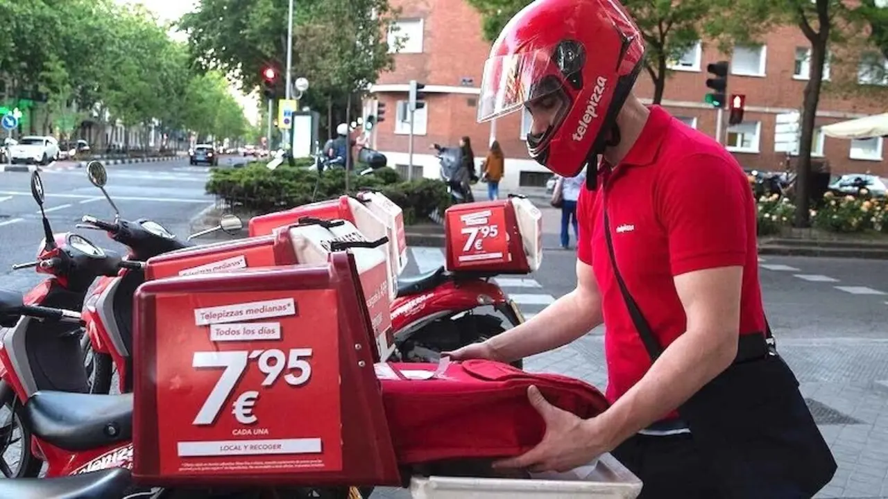 Denuncian el retraso en el pago de las nóminas de los trabajadores de Telepizza