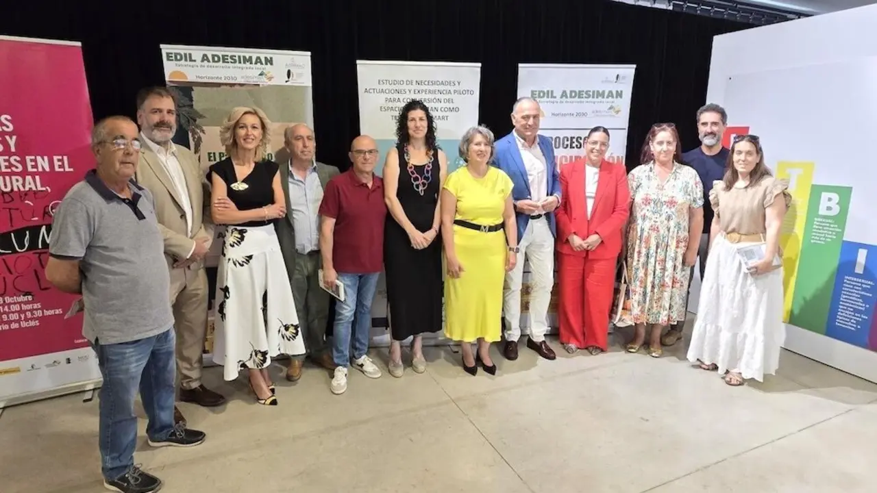 La consejera de Desarrollo Sostenible,&nbsp;Mercedes&nbsp;Gómez, ha participado en el seminario ‘Buenas Prácticas de una Comunidad Energética Local. Por un modelo energético sostenible y participativo’