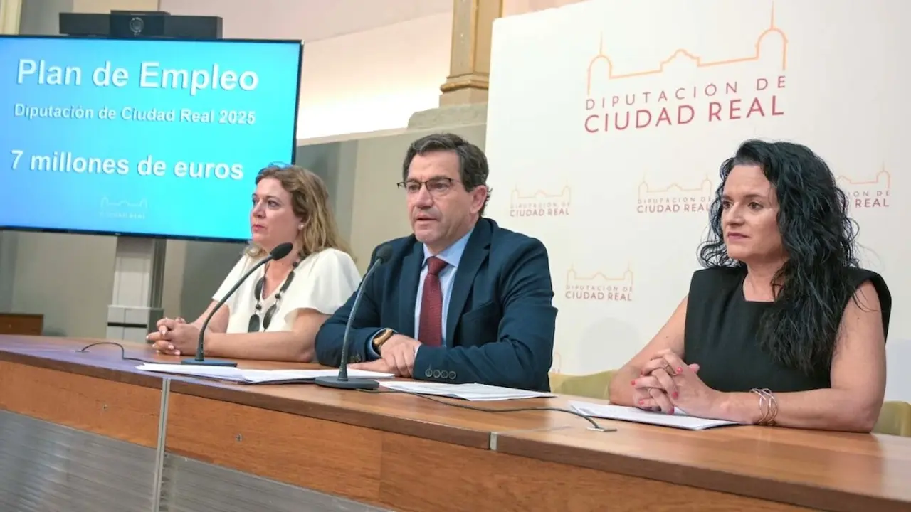 El presidente de la Diputación de Ciudad Real, Miguel Ángel Valverde, ha informado sobre el plan de empleo de la institución provincial
