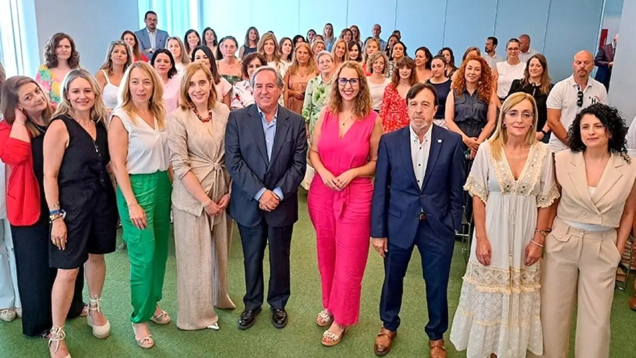 La consejera de Igualdad, Sara Simón, ha participado en el III Foro de Mujeres Empresarias celebrado este jueves en la ciudad de Albacete de la mano de Cecam y FEDA