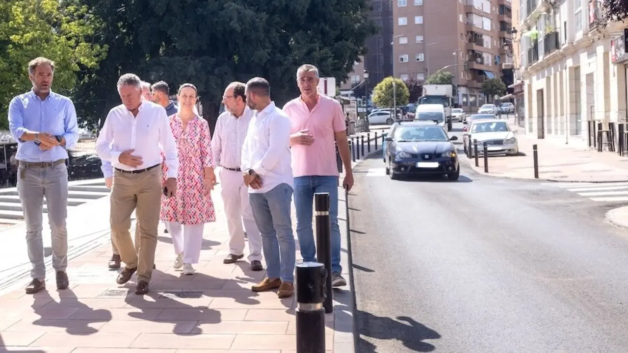 La alcaldesa de Guadalajara, Ana Guarinos, destaca la eficiencia y rapidez de las obras de asfaltado en Ingeniero Mariño y Miguel Fluiters
