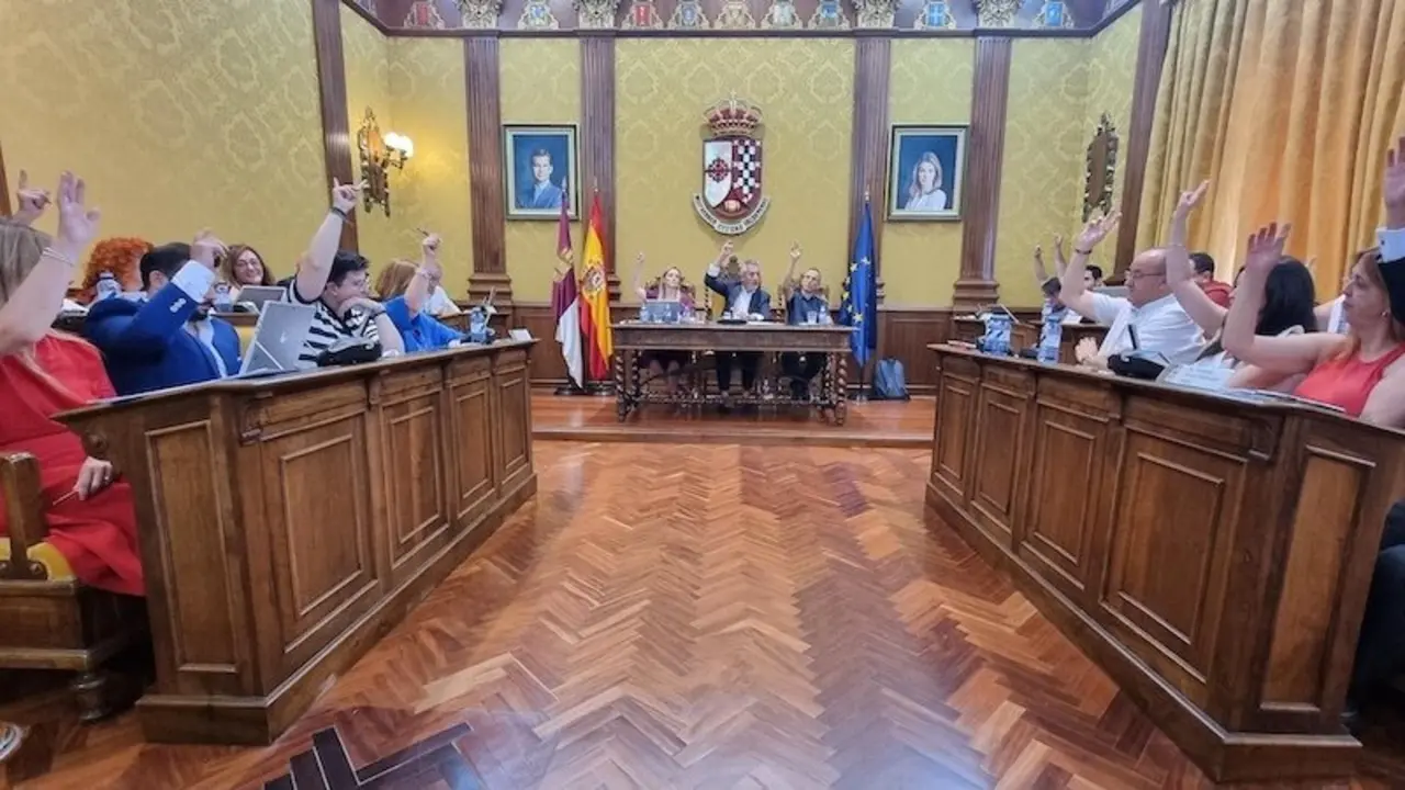 En la imagen un instante del Pleno del Ayuntamiento de Valdepeñas (Ciudad Real)