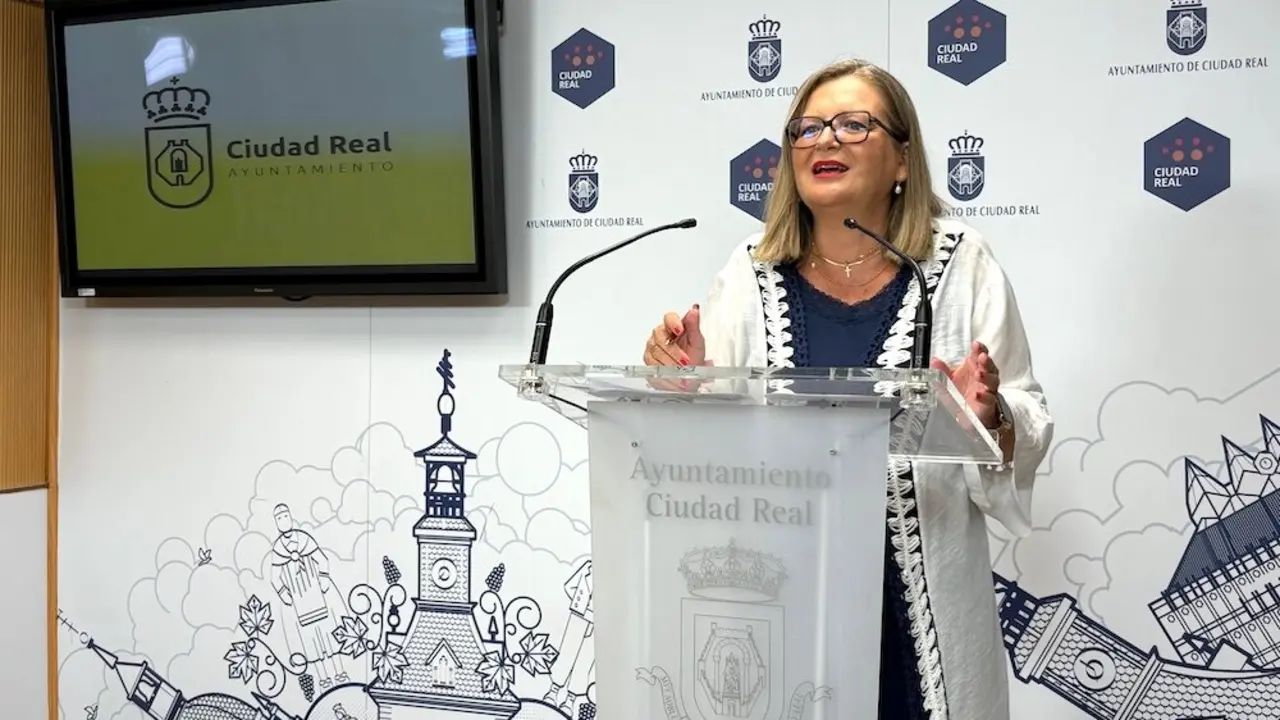 La viceportavoz del equipo de gobierno del Ayuntamiento de Ciudad Real, Aurora Galisteo, ha informado en rueda de prensa de los asuntos de la Junta de Gobierno Local