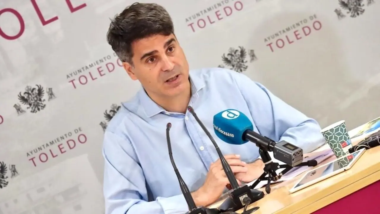 El portavoz del equipo de gobierno del Ayuntamiento de Toledo, Juan José Alcalde, en rueda de prensa