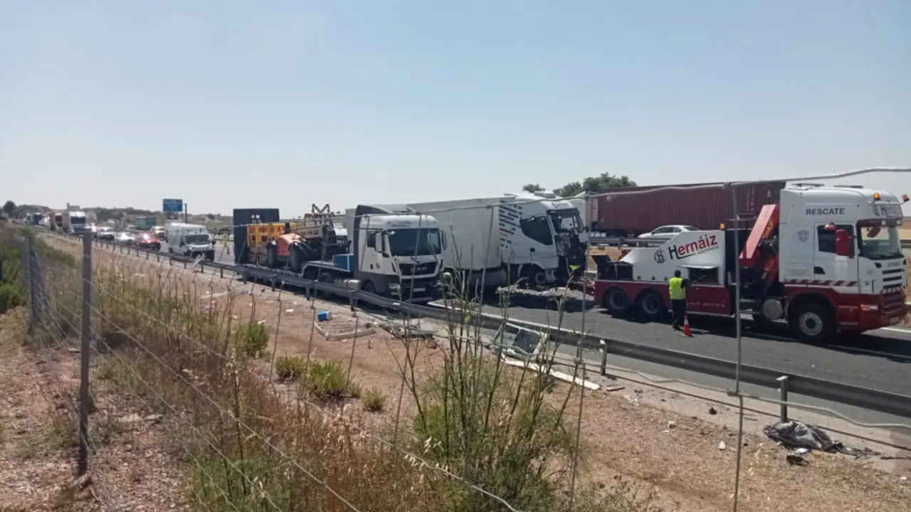 Varios heridos tras un accidente múltiple de nueve vehículos en la A-3 en Saelices (Cuenca) - Fotografía: CMM