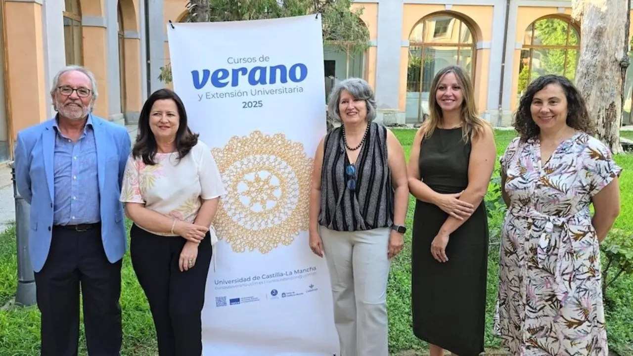 La consejera de Desarrollo Sostenible, Mercedes Gómez, ha participado en el curso de verano de la UCLM ‘Cultivando futuro con un sector agrario unido ante el cambio climático: productividad, biodiversidad y valorización medioambiental’