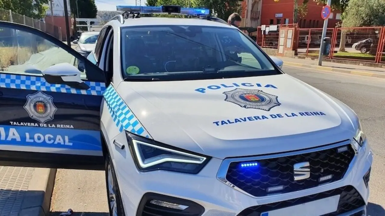 En la imagen de archivo un coche patrulla de la Policía Local de Talavera de la Reina (Toledo)