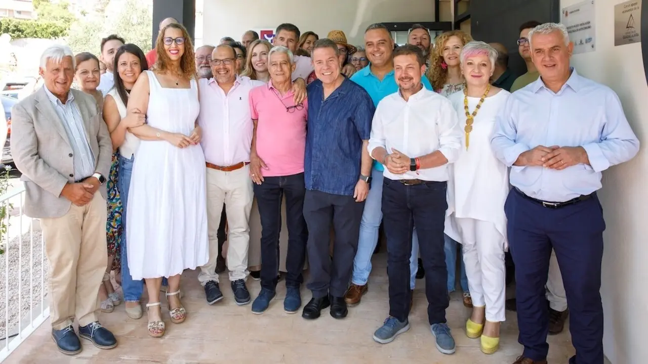 El presidente de Castilla-La Mancha, Emiliano García-Page, ha inaugurado en Sacedón (Guadalajara), el Centro de la Mujer que está ubicado en la Avenida Florentino Fernández de la localidad