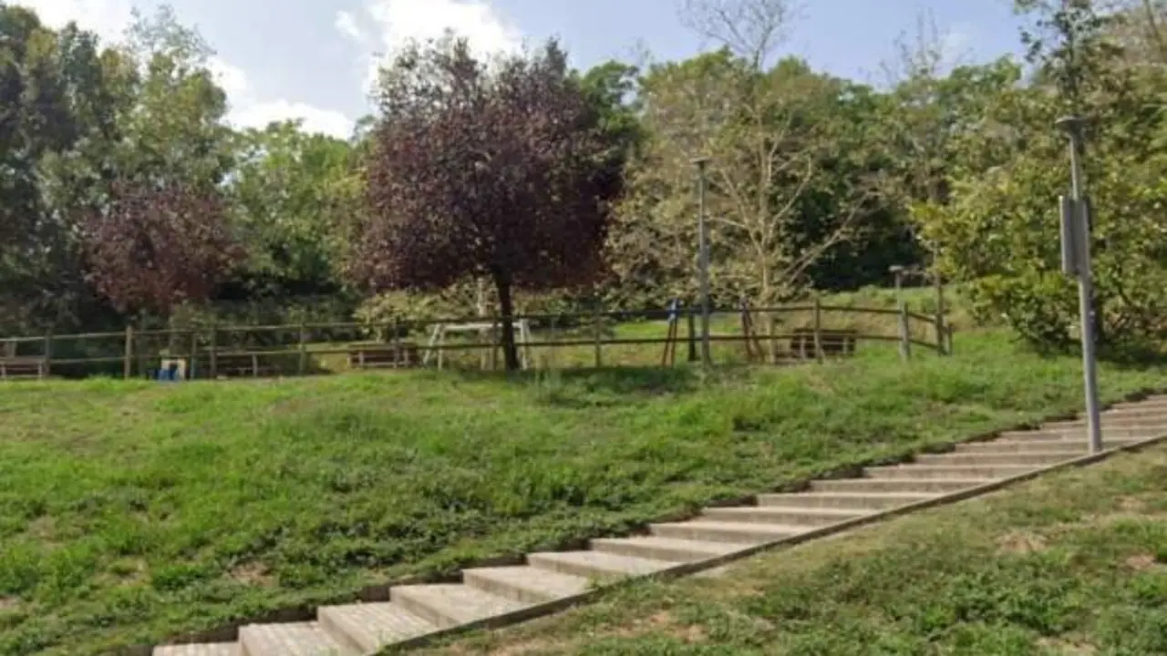 Una joven asaltada y violada a punta de navaja por varios individuos en un parque