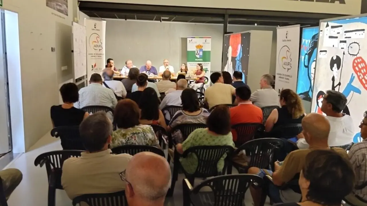 El Gobierno regional pone a disposición de los ayuntamientos el nuevo instrumento de vivienda en entornos rurales de la Ley de Simplificación Administrativa