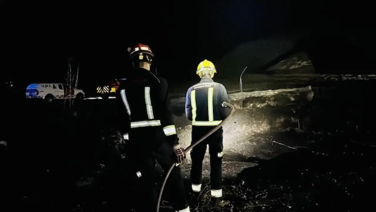 Hallado el cadáver carbonizado de un hombre al apagar un incendio de pastos