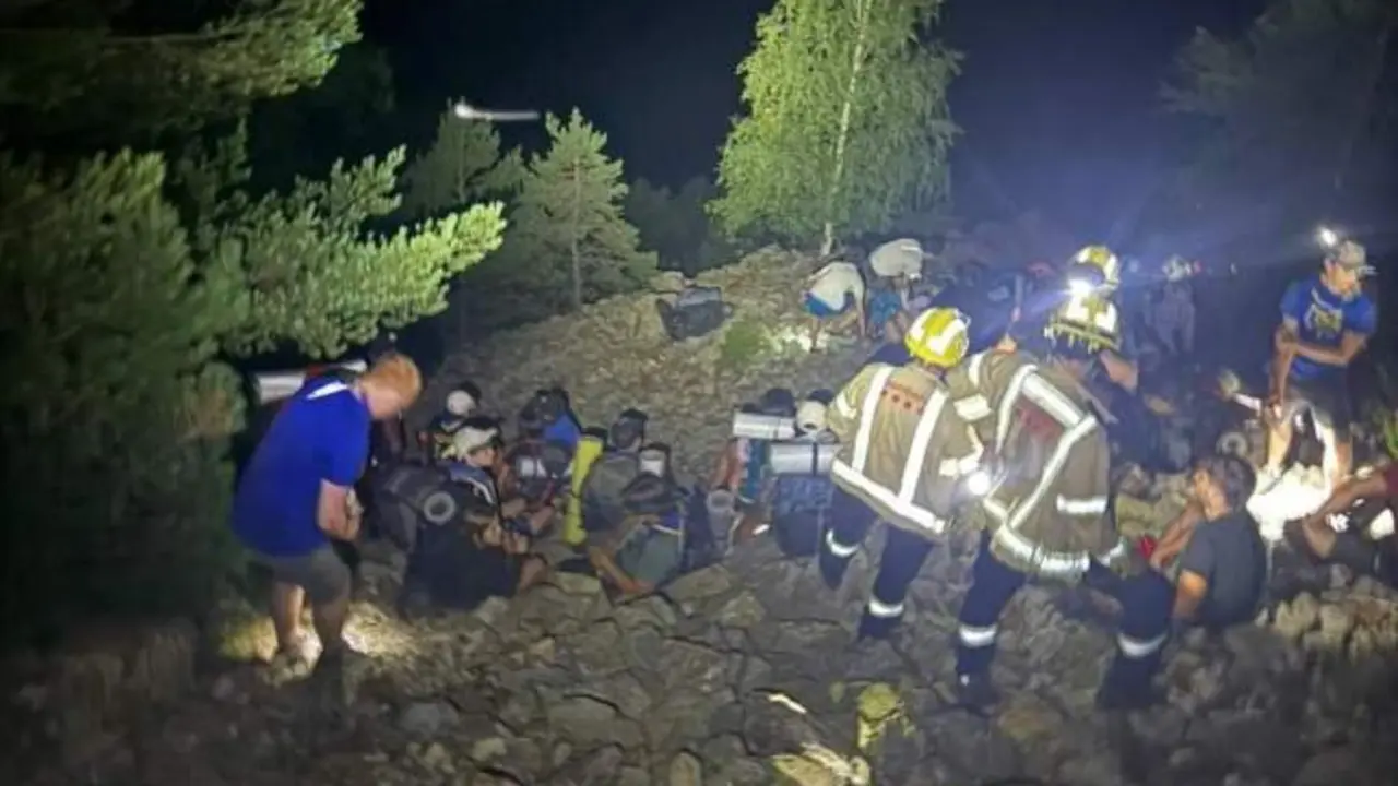 Búsqueda a contrarreloj de 40 niños de un campamento perdidos en la montaña