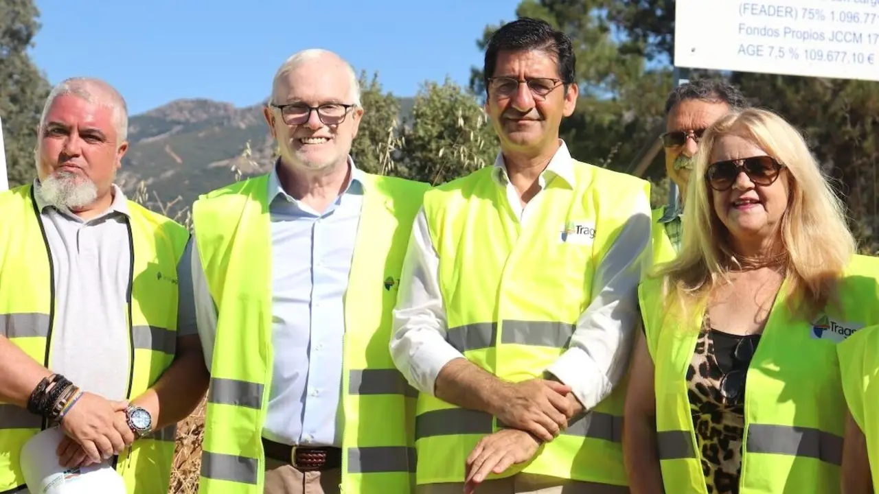 El vicepresidente segundo del Gobierno de Castilla- La Mancha, José Manuel Caballero, ha visitado el inicio de las obras del camino que une Solana del Pino y Fuencaliente (Ciudad Real)