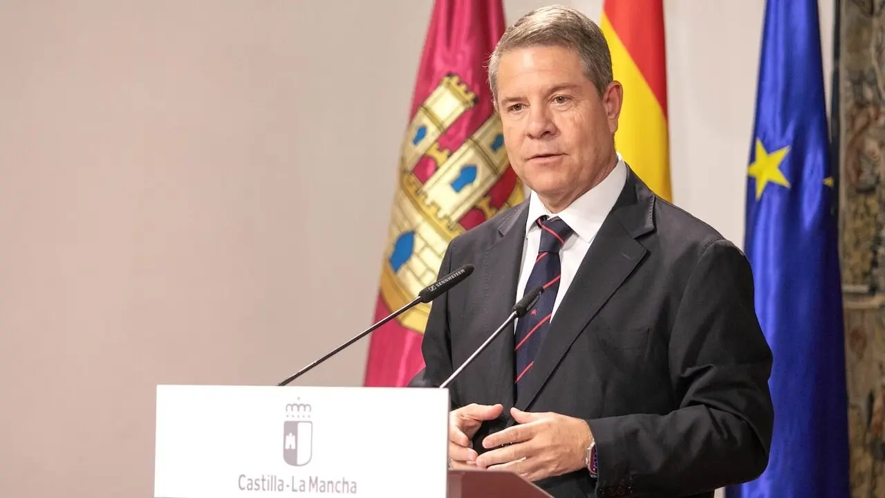 El presidente de Castilla-La Mancha, Emiliano García-Page, ha presidido en el Palacio de Fuensalida de Toledo, el acto de entrega del Plan de Singular Interés y presentación del destino Toroverde