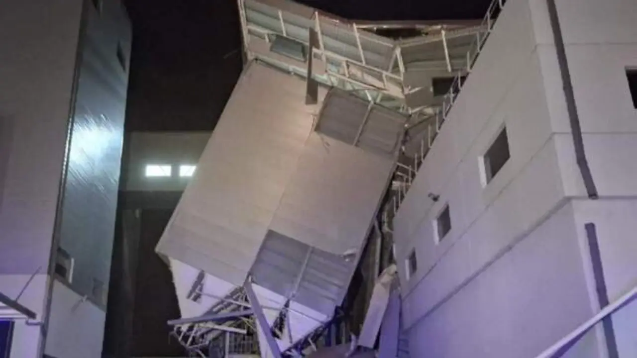 Se desploma un silo de un almacén de cereales: graves daños y posibles víctimas