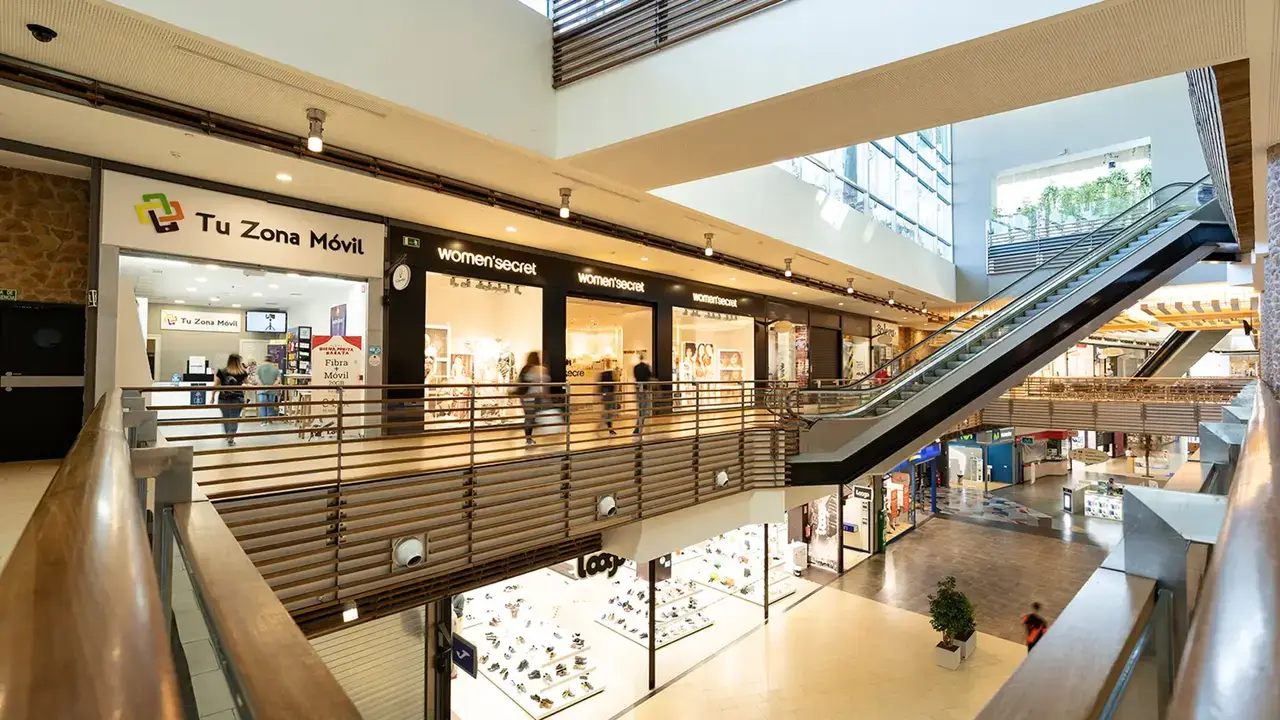 En la imagen de archivo el interior del centro comercial Luz del Tajo de Toledo