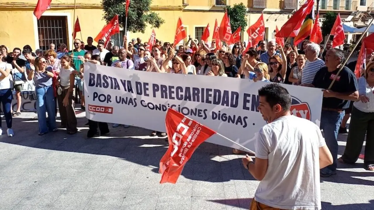 CCOO lleva la protesta laboral de Casty a las puertas del Ayuntamiento de Talavera