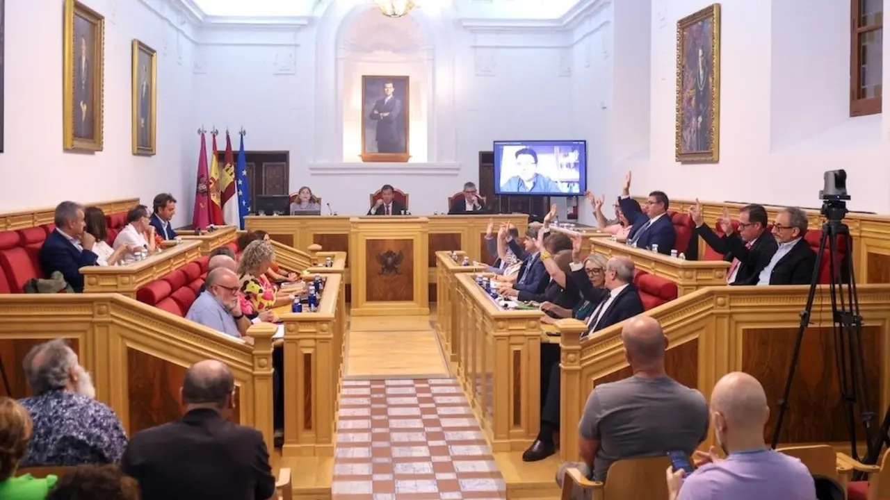 En la imagen un instante del Pleno del Ayuntamiento de Toledo celebrado este viernes