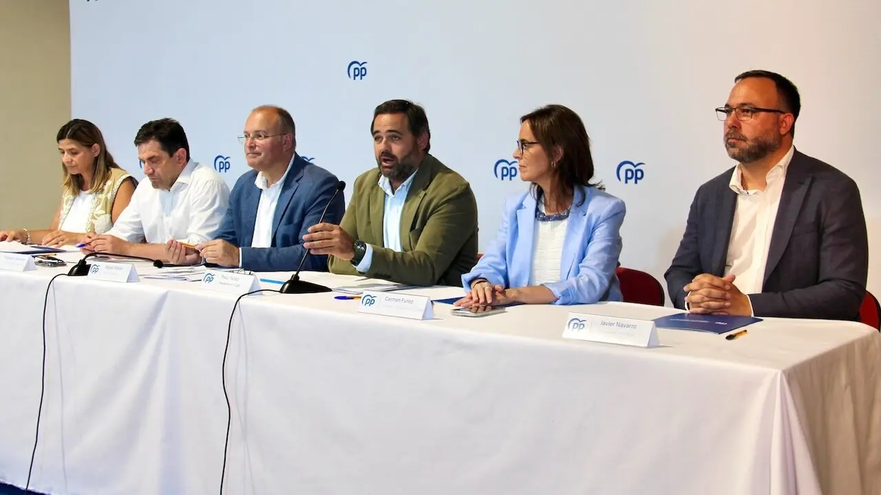El presidente del PP de Castilla-La Mancha, Paco Núñez, interviene en la Junta Directiva Autonómica, celebrada esta sábado en Tomelloso (Ciudad Real) con la presencia del secretario general nacional, Miguel Tellado