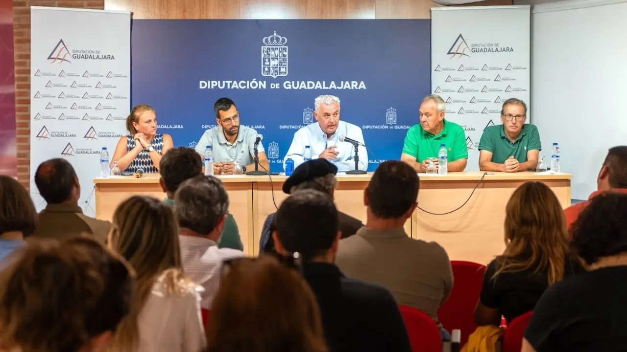 Cerca de 40 ganaderos se informan de las ayudas a ataques de lobo de Diputación