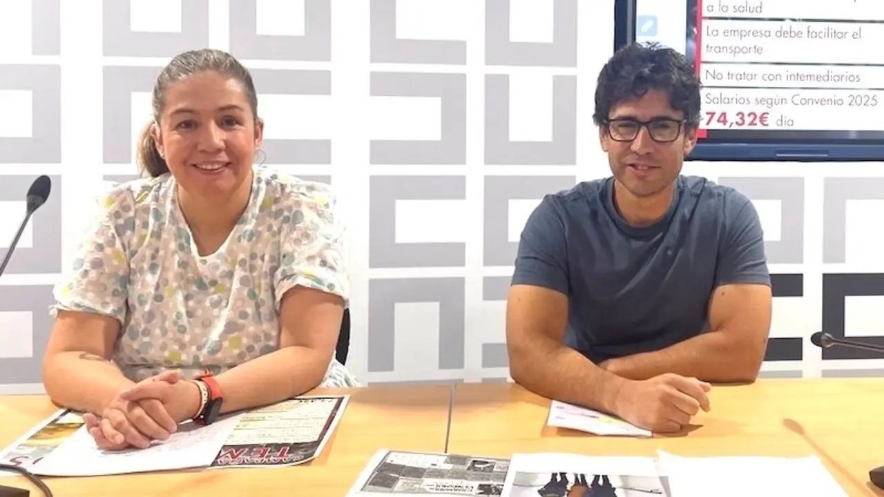 El secretario general de CCOO Albacete, Paco Gómez, junto a la secretaria de la Federación de Industria, Ana María Marín