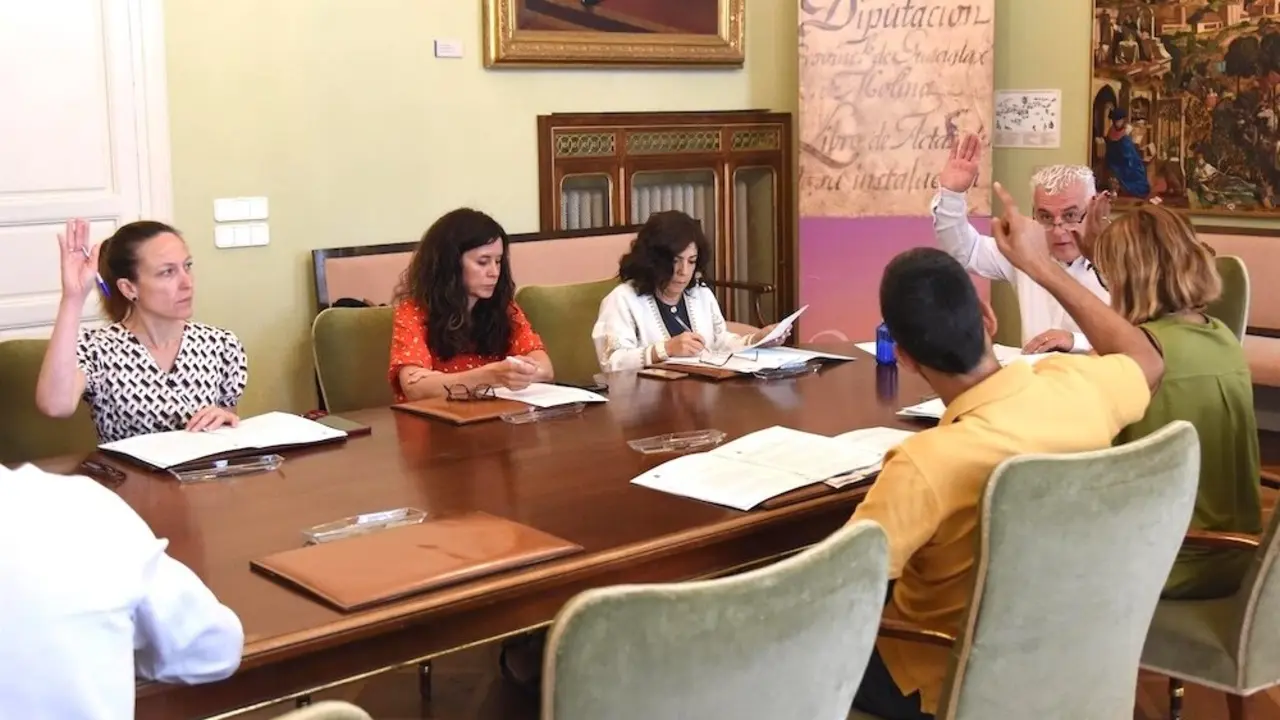 En la imagen un instante de la reunión de la Junta de Gobierno de la Diputación de Guadalajara