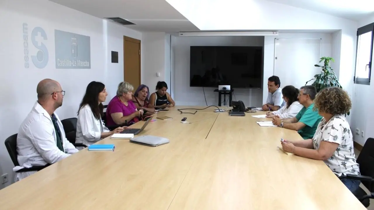 El Hospital de Ciudad Real escucha a las asociaciones para mejorar la asistencia