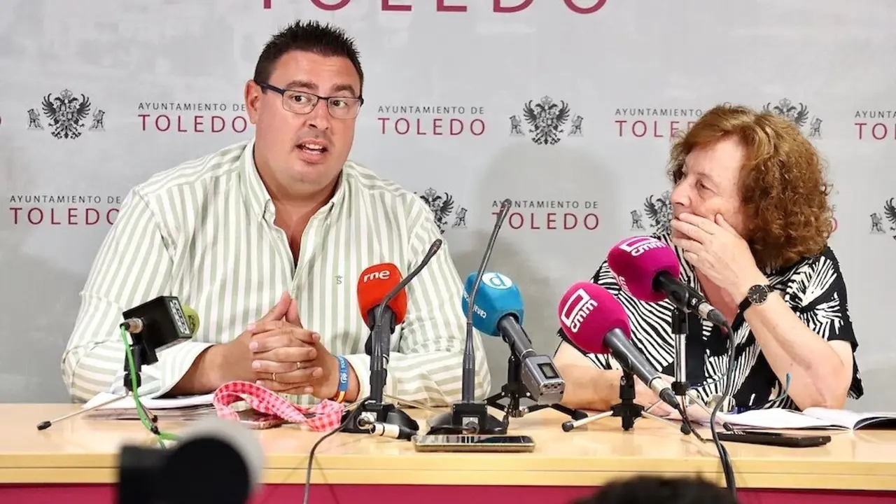 Los concejales de Festejos y Juventud, José Vicente García-Toledano, y de Cultura y Patrimonio, Ana Pérez, han presentado el programa de la Feria y Fiestas de agosto de Toledo