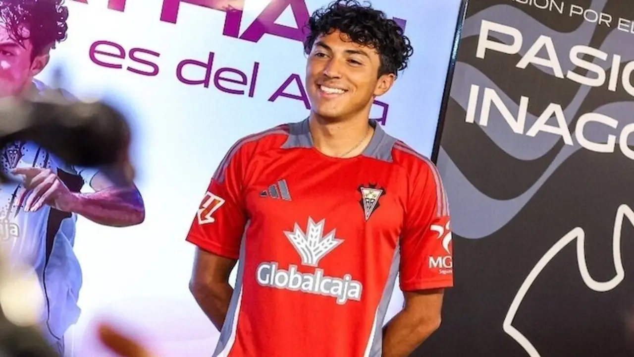 El lateral zurdo Jonathan Gómez: "Quiero demostrar mi nivel y hacer un buen año"