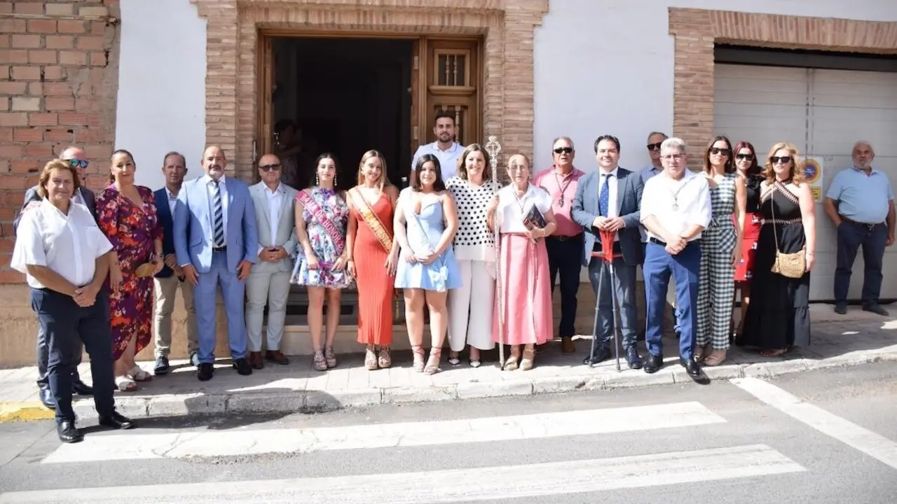 La consejera de Economía, Empresas y Empleo, Patricia Franco, ha visitado la localidad de Pozuelo de Calatrava con motivo de su 40 Semana Cultural en honor al Cristo de la Misericordia y ha participado en los actos programados