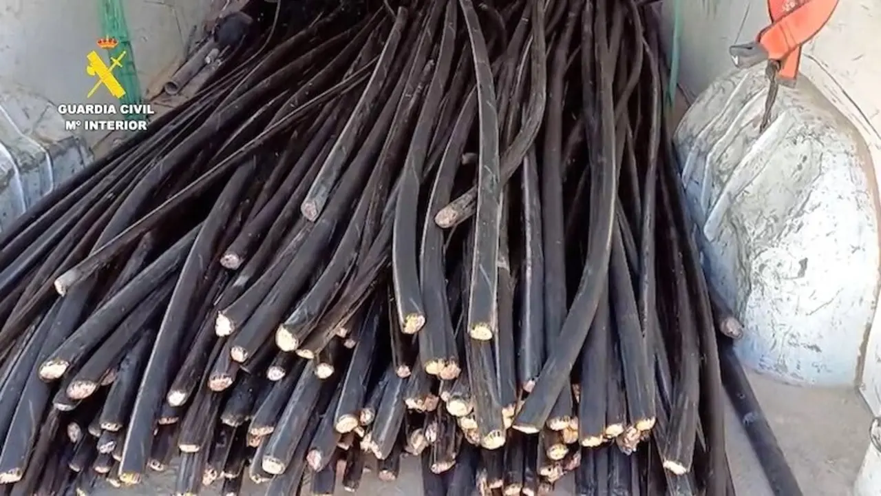 Tres detenidos y un investigado por el robo de 63 kilómetros de cable de cobre