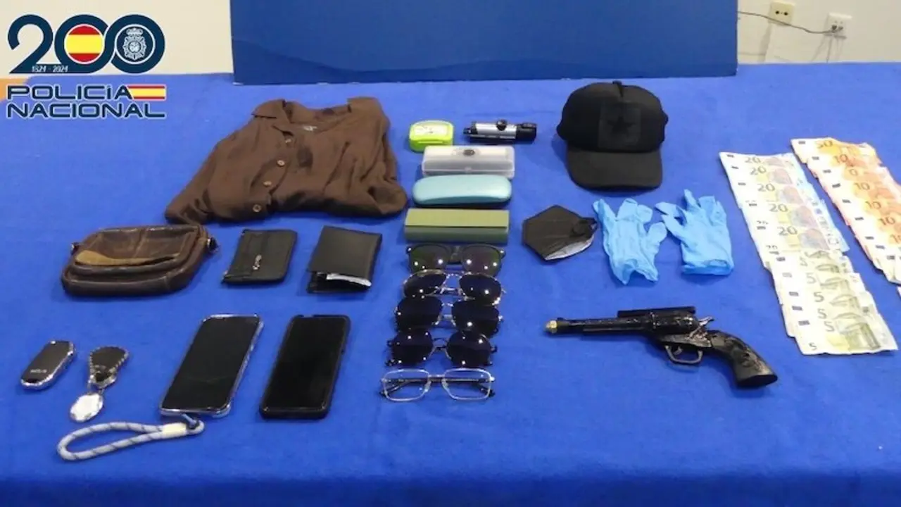 Detenido un atracador que robó en dos farmacias de Talavera de la Reina (Toledo) con un arma simulada