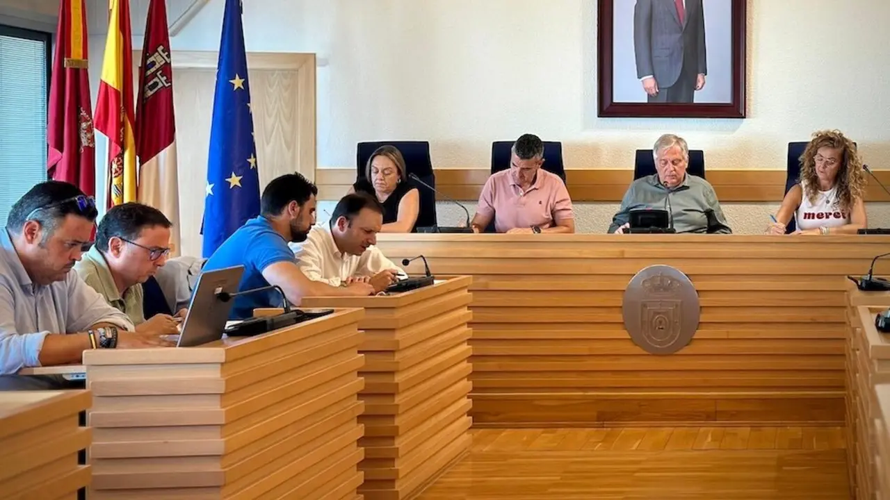 El alcalde de Ciudad Real, Francisco Cañizares ha presidido la reunión de la Junta de Gobierno Local en el Consistorio