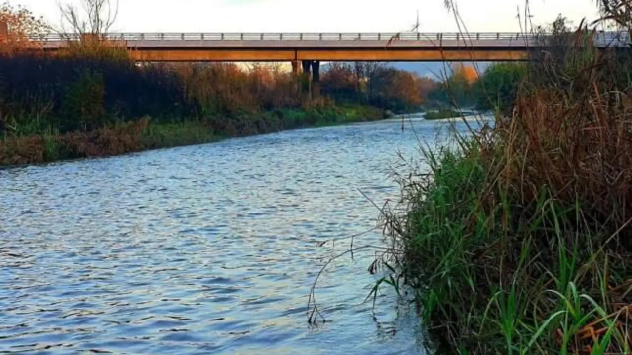 Muere ahogado un chico de 15 años después de saltar a una laguna y no poder salir