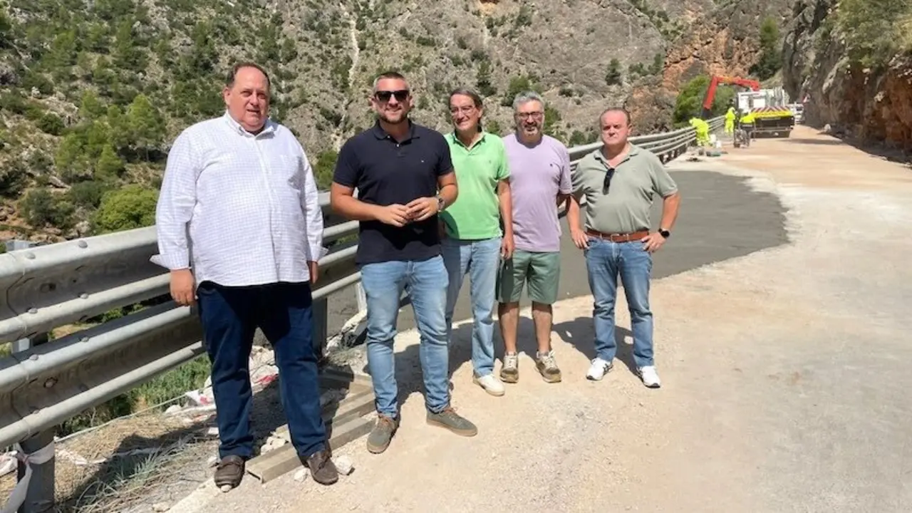 Reabierta al tráfico tras su arreglo la CM-3203 entre Ayna y Elche de la Sierra