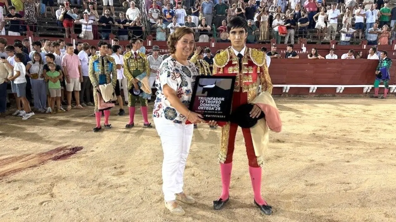 Raúl Caamaño vence en la final del IV Trofeo 'Domingo Ortega' en la plaza de Toledo