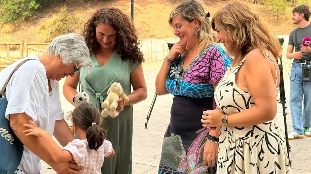 Castilla-La Mancha impulsa el acogimiento familiar: más niños crecen en hogares que en centros