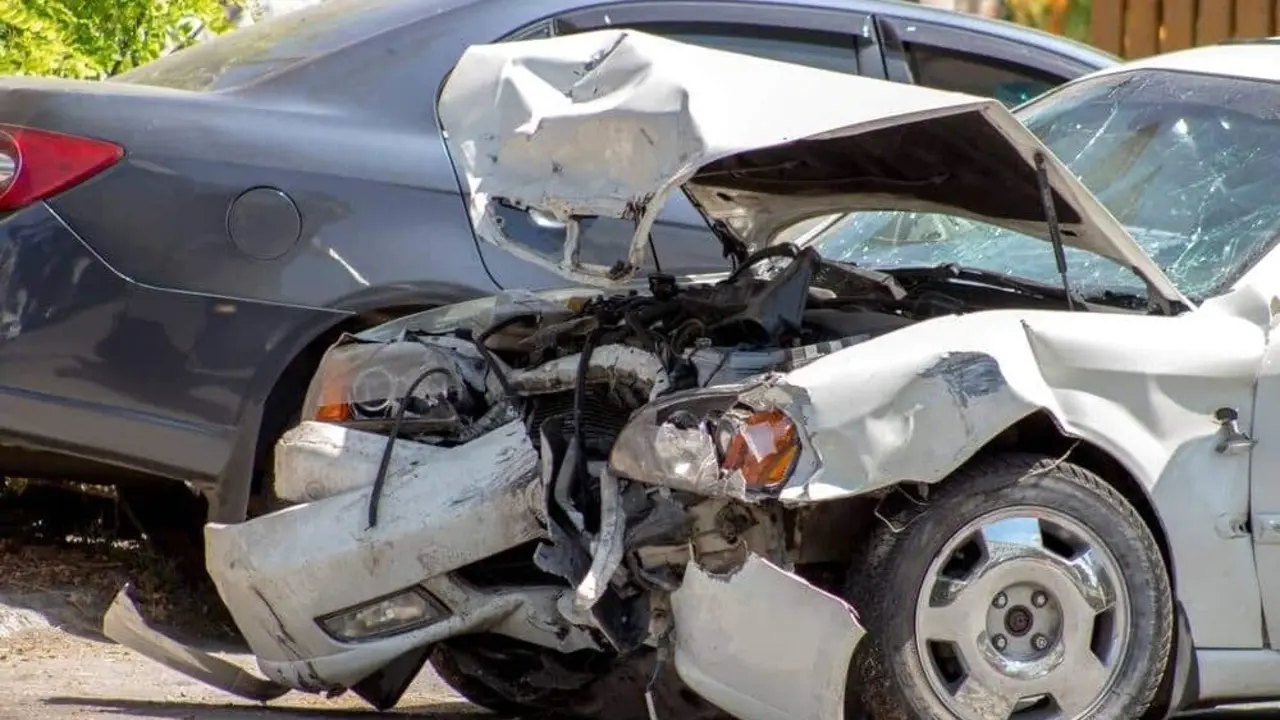 Imagen de archivo de un accidente de tráfico tras una colisión por alcance de dos vehículos, choque,