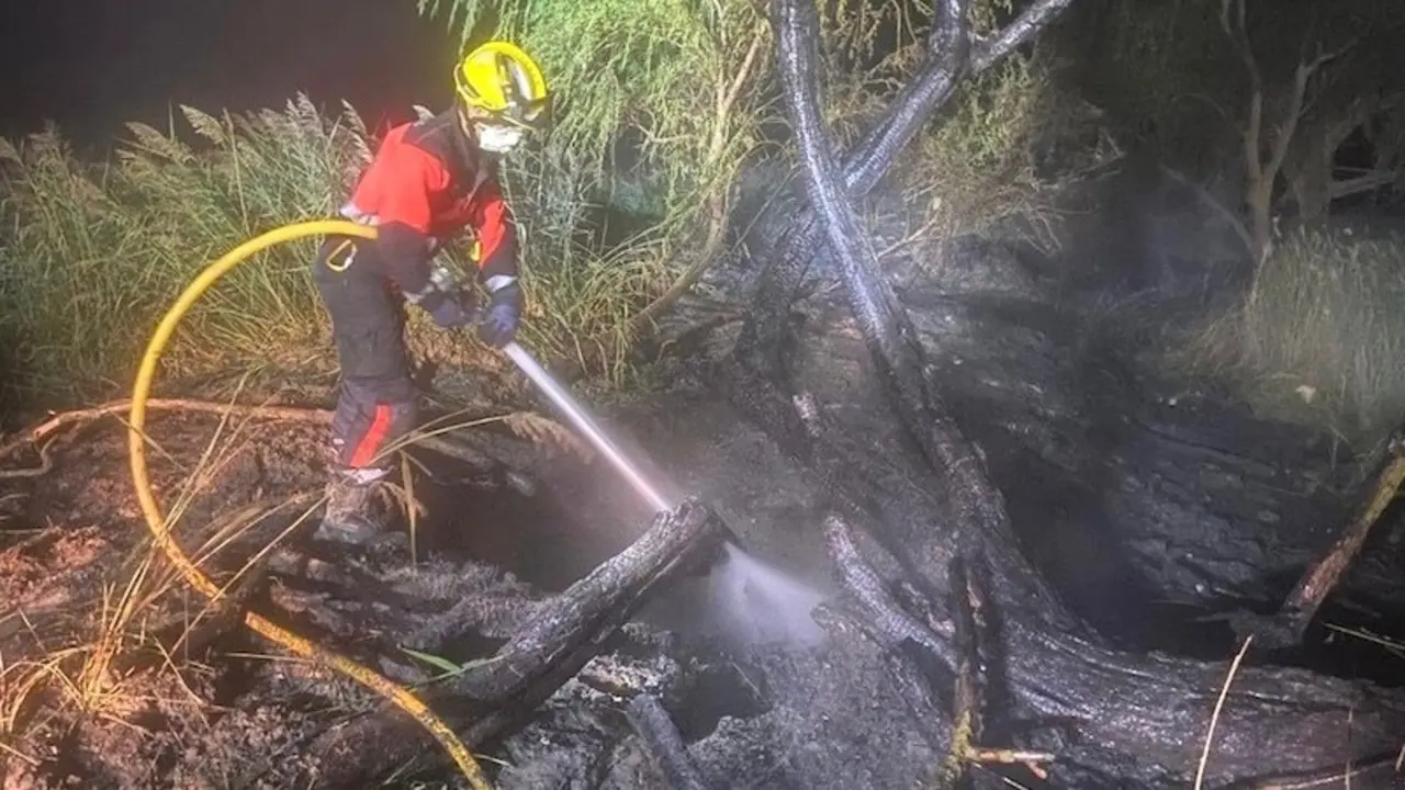 Los bomberos de Cuenca sofocan dos incendios con ayuda del Infocam y agricultores