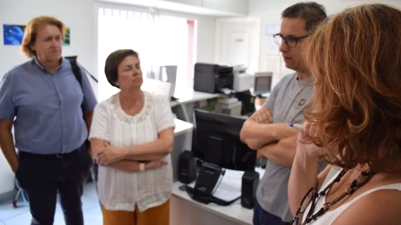 La directora general de Autónomos, Trabajo y Economía Social del Gobierno de Castilla-La Mancha, Ana Carmona, ha visitado DTV en Daimiel (Ciudad Real)