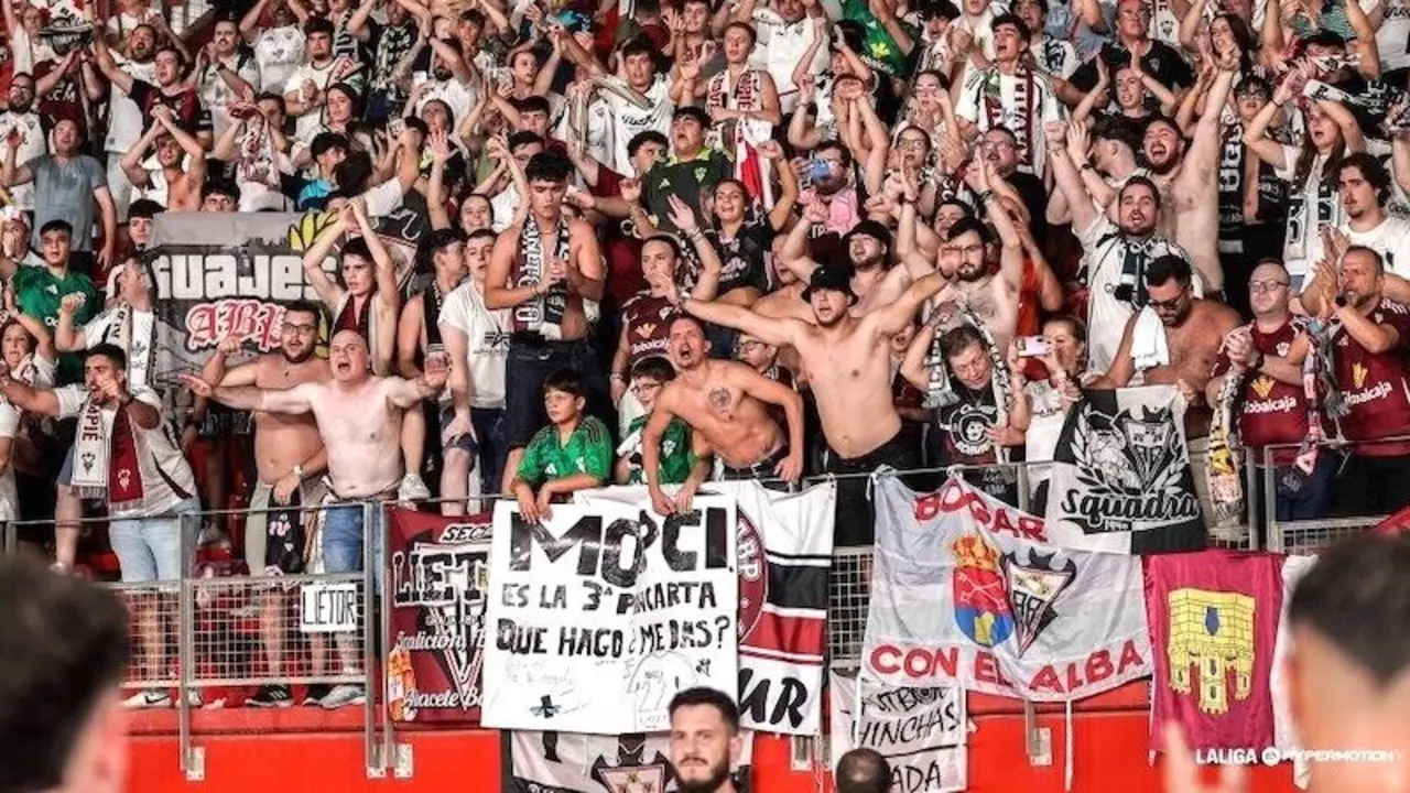 La Federación de Peñas del Albacete se muestra "indignada" con los horarios de La Liga