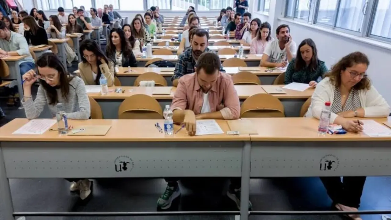 Sanidad bate récord y lanza 12.366 plazas de Formación Sanitaria Especializada para 2026