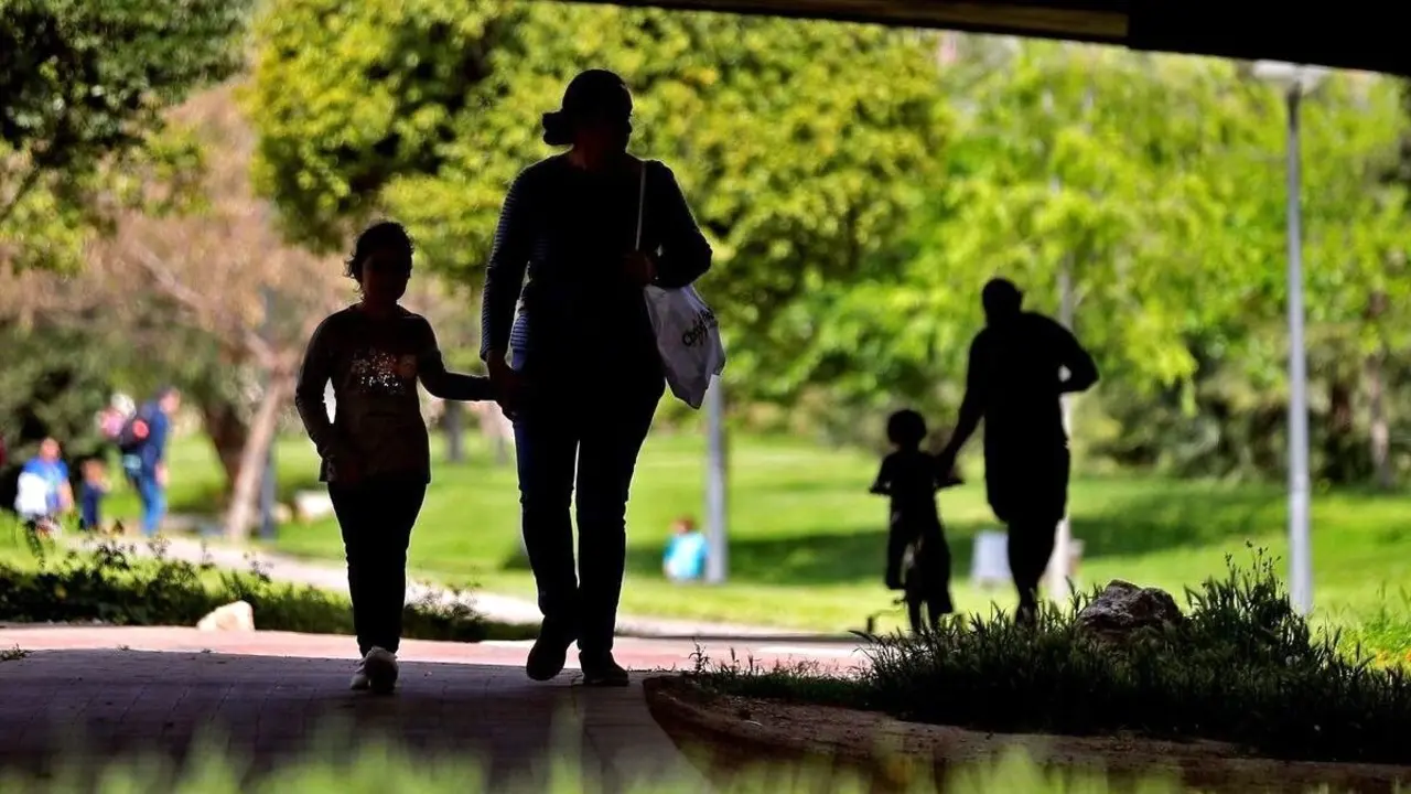 población, familias, parque, rentas mínimas, ingreso mínimo vital, familias de acogida,
