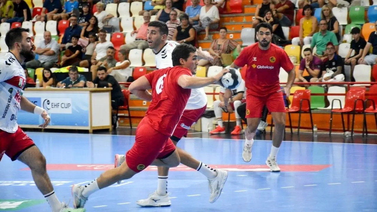 El Viveros Herol Nava se lleva el triangular del Trofeo San Julián 2025 en Cuenca - Fotografía: J.A. Lillo