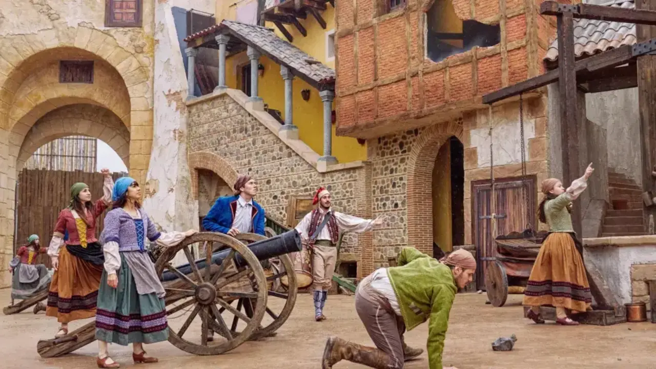 En la imagen de archivo actores en uno de los espectáculos del parque temático Puy du Fou de Toledo